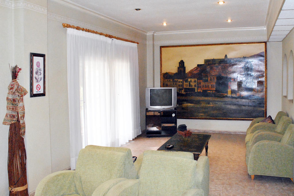 Hostal Rey Teodomiro Orihuela Luaran gambar